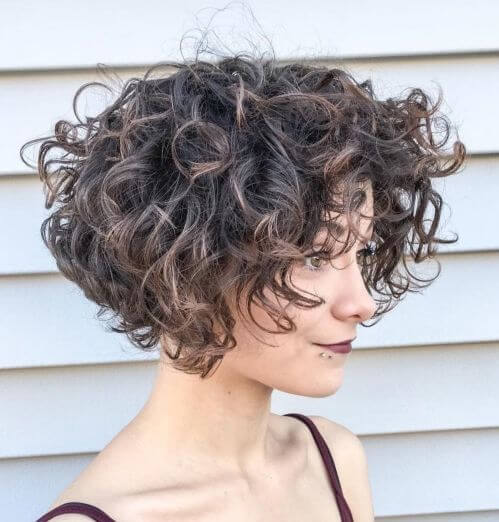 35 Eye-Catching Short Curly Bob Haircuts - BelleTag