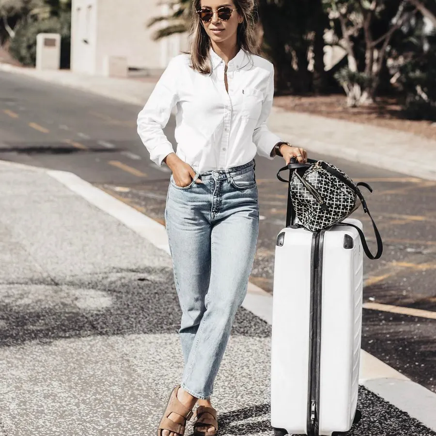 Discover Amazing Outfit Ideas 25 cute and comfy travel outfits For Your ...