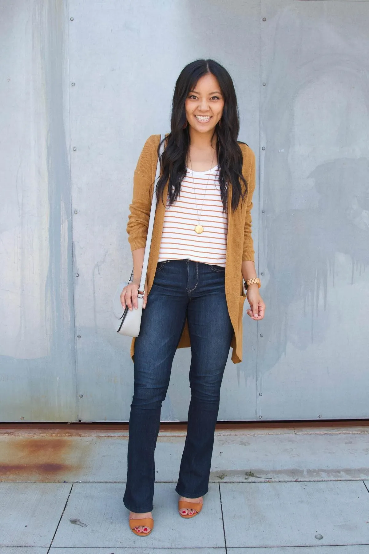 21 Outfits With Bootcut Jeans (With Style Advice for 2024) - BelleTag