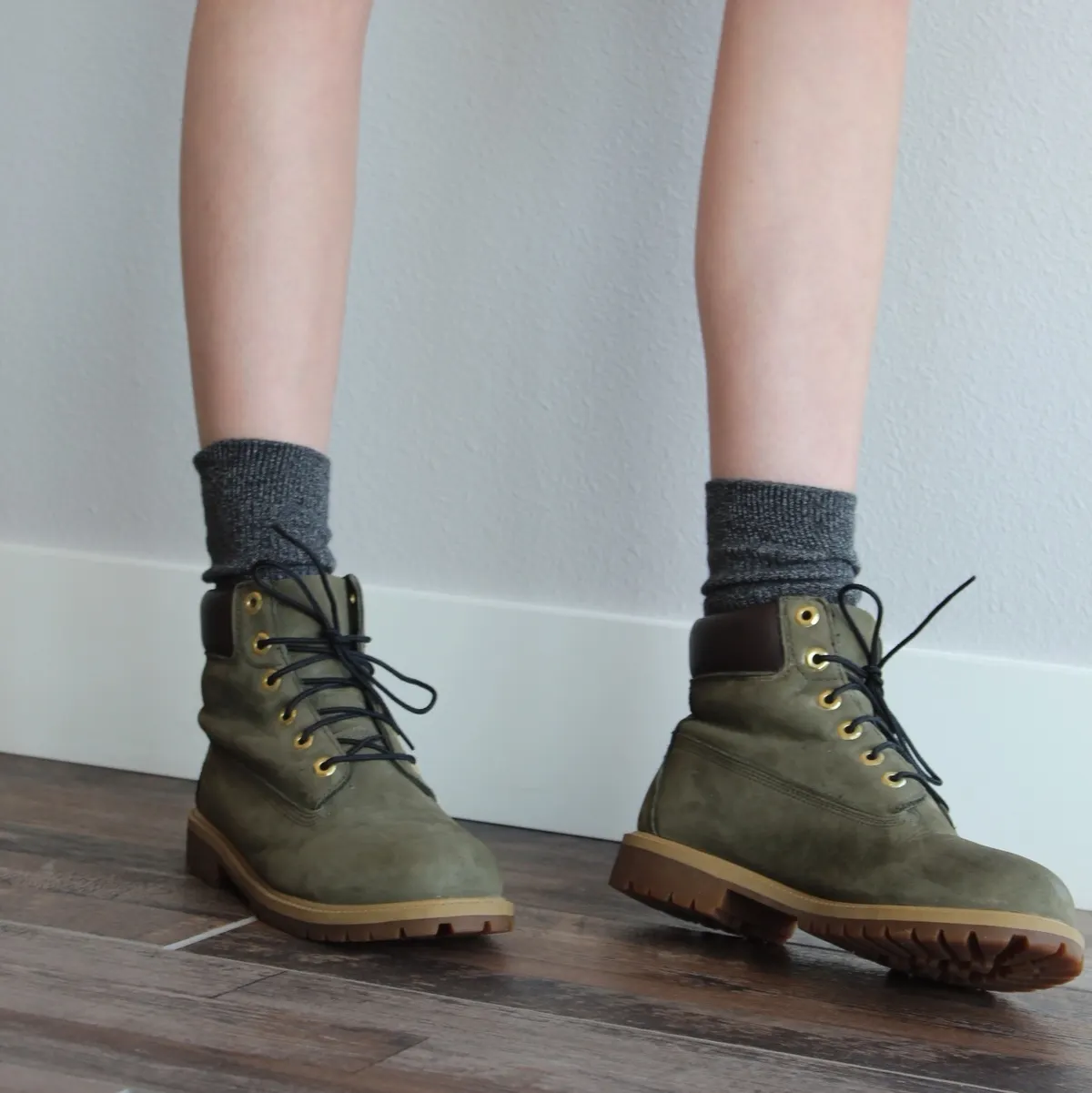 zoete smaak vervoer Labe How to Wear Timberland Boots Outside the Woods (a Cozy Guide) - BelleTag